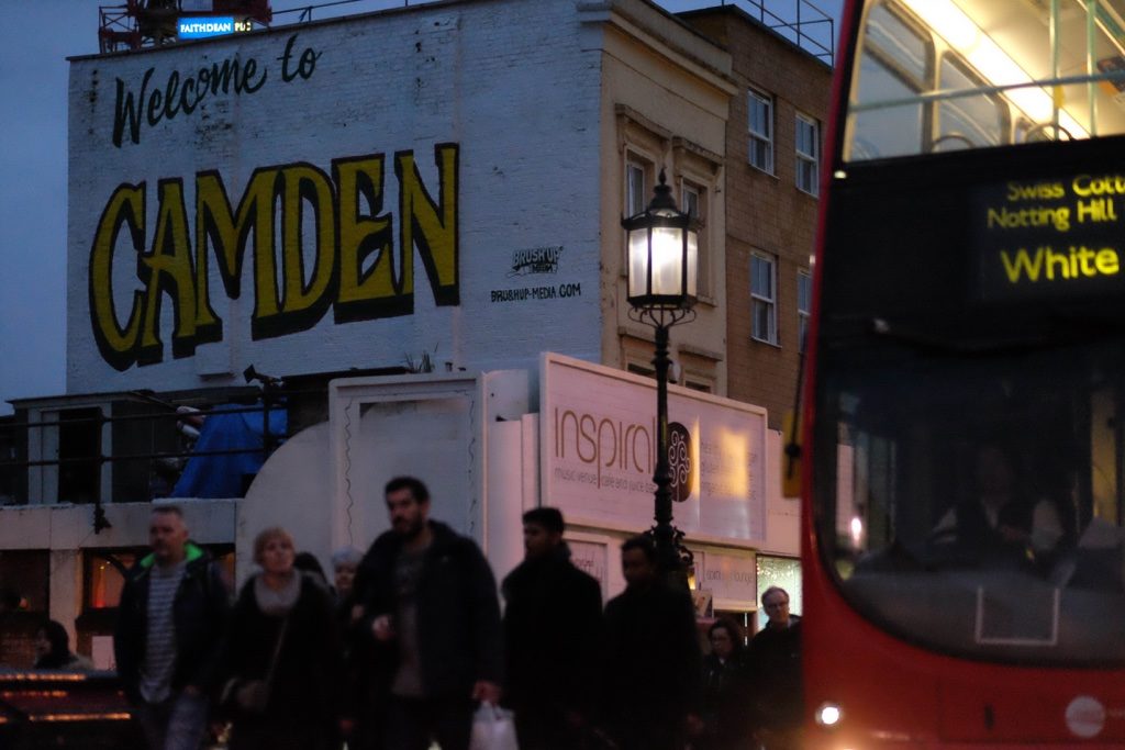 Camden Town Londra'nın farklı yapıdaki bir bölgesi