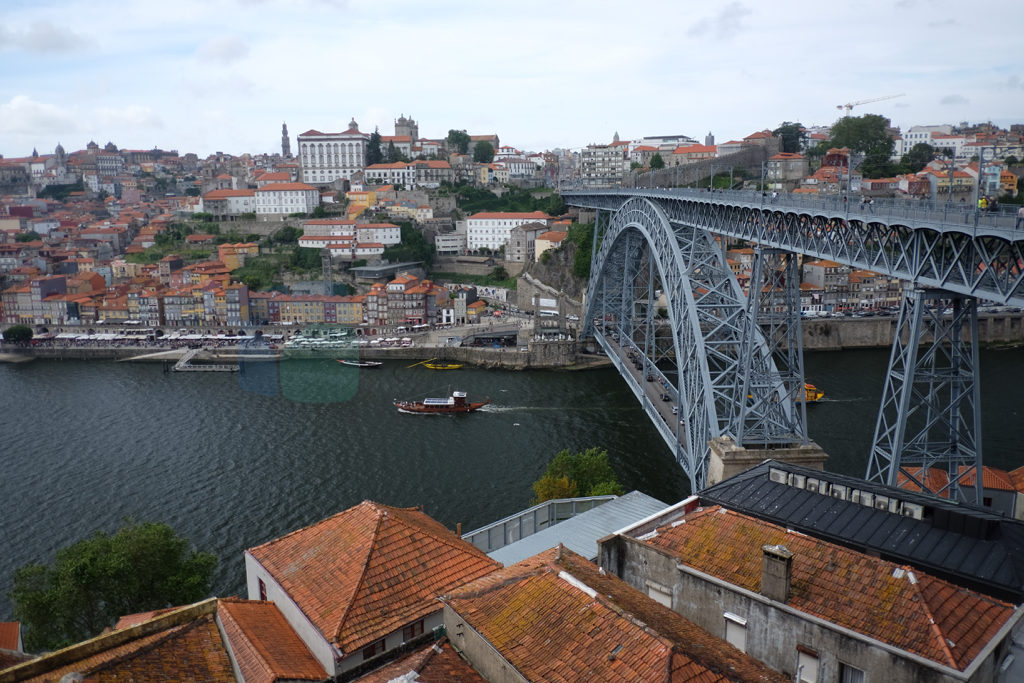 Ponte de Luizi porto şehrinin diğer bir simgesi