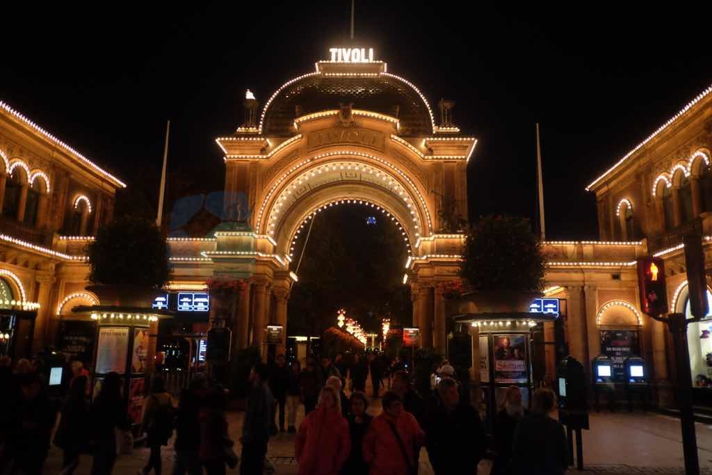 Tivoli Kopenhag merkezindeki lunapark