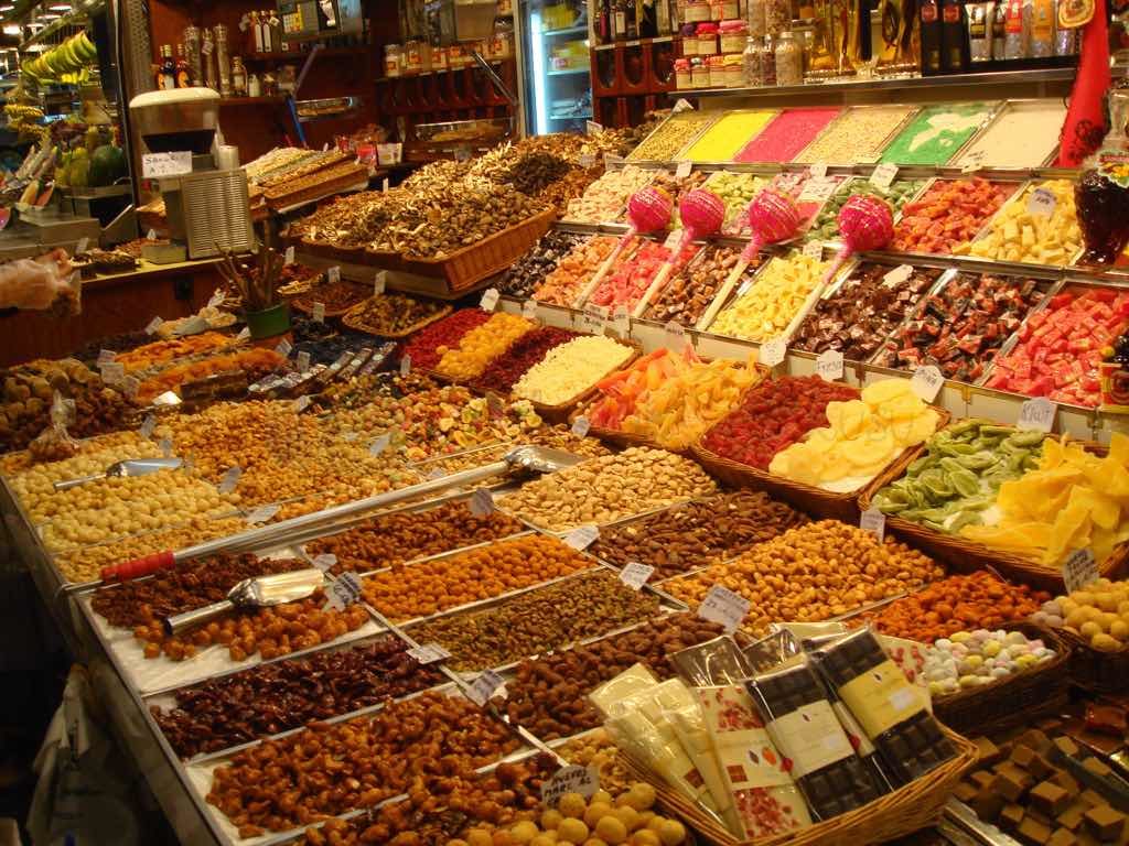 La Boqueria Barselona nın en önemli pazar yeri