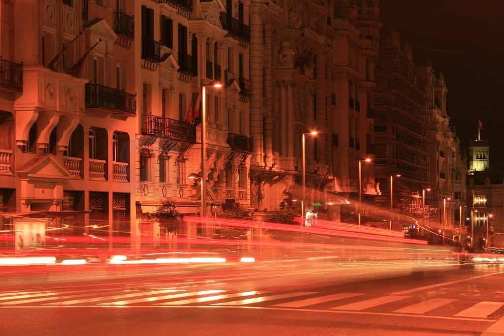 Gran Via en büyük cadde.