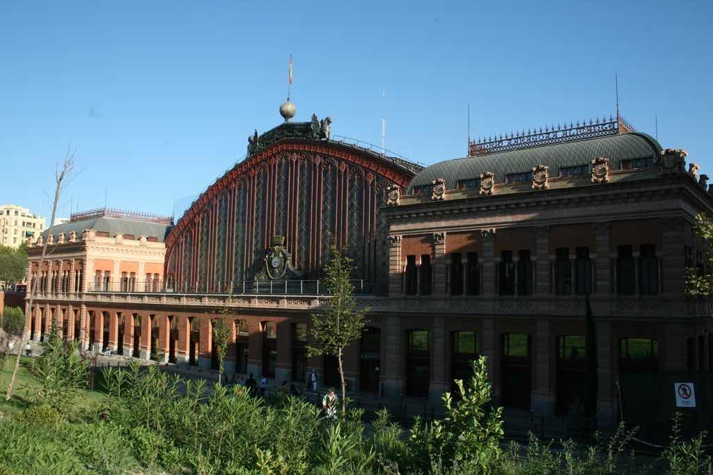 Estacion Atocha istasyonu çok özel.