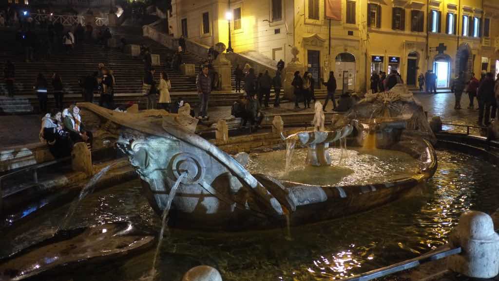 Piazza Spagna Roma'da diğer bir meydan