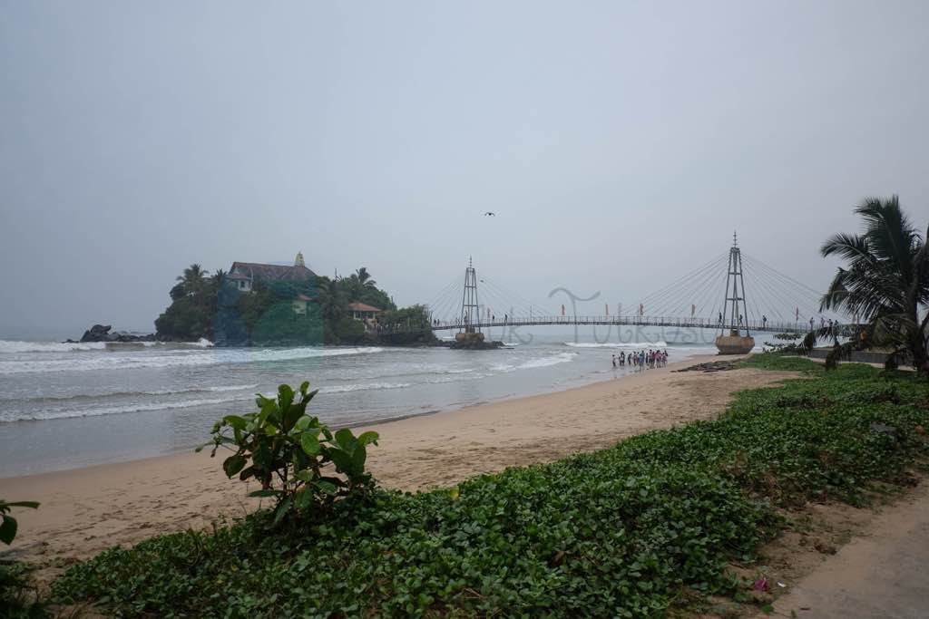 Matara Paravi Duwa Temple