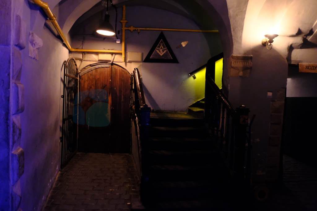 lviv kryivka restoran
