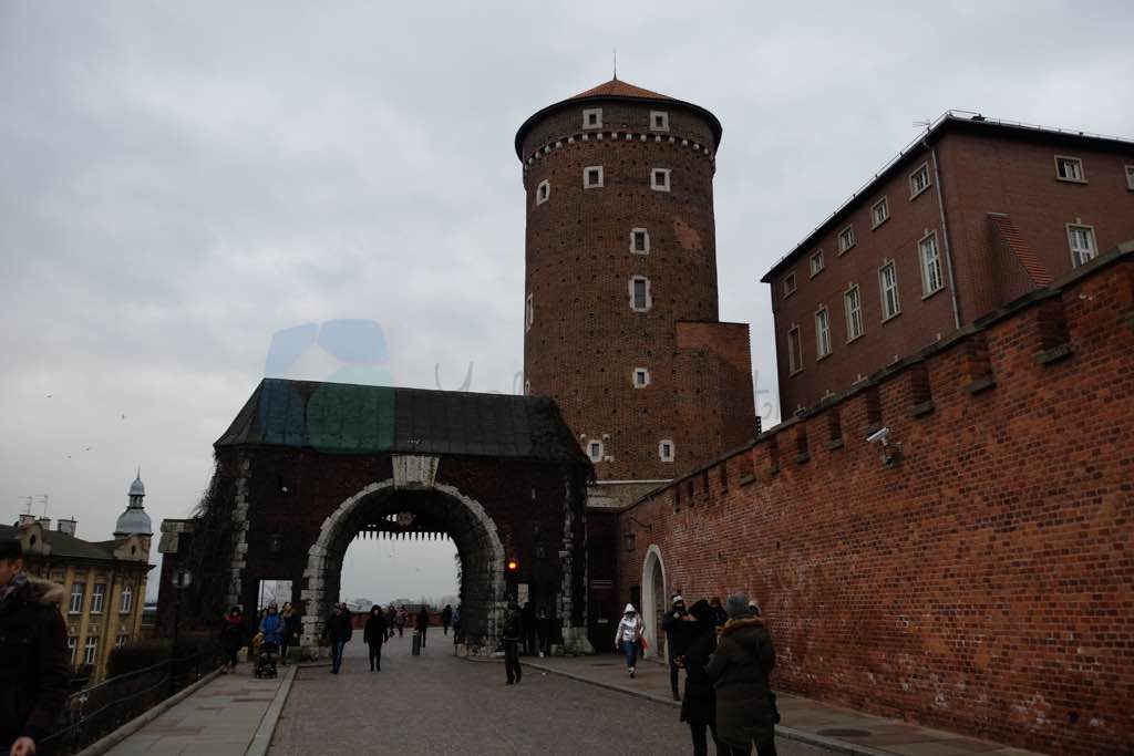 Wawel Kalesi Krakow gezilecek yerlerin başında geliyor