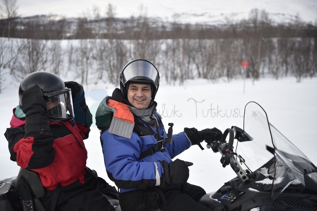 Snowmobile en önemli Lapland aktivitelerinden