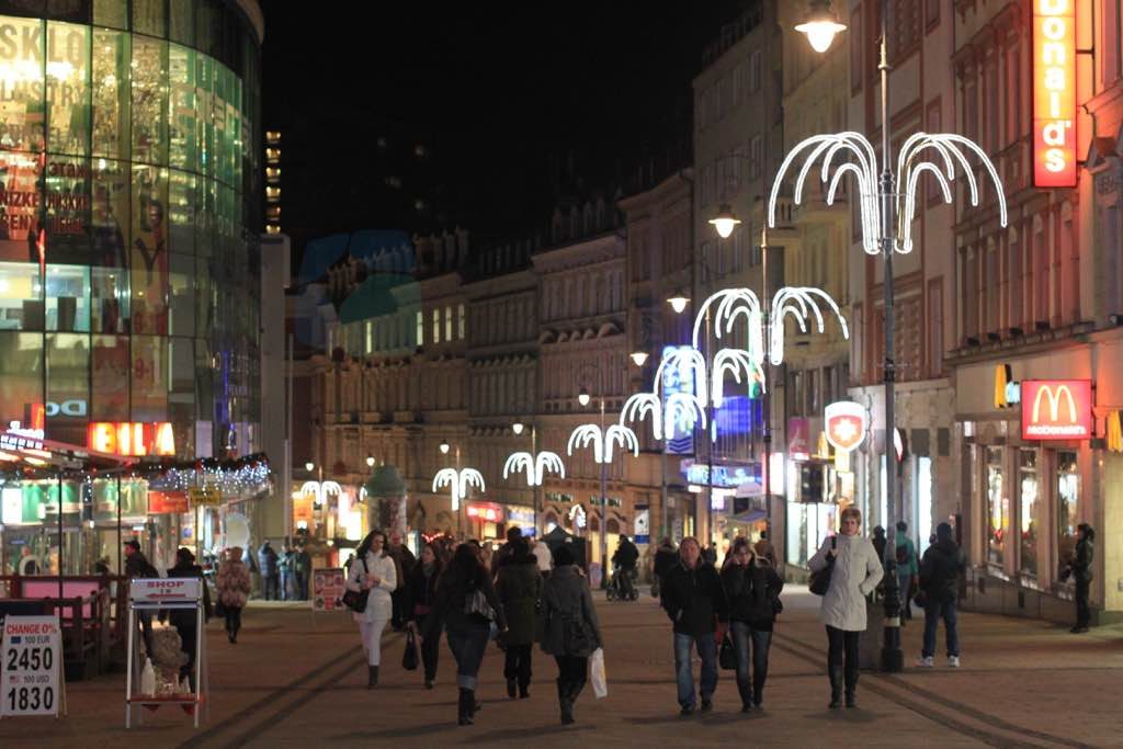 karlovy vary prag'dan günübirlik gidilebilecek bir şehir
