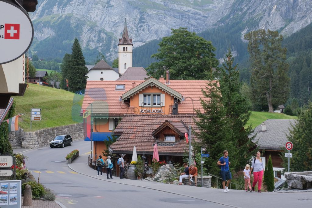 Grindelwald doğa ile iç içe ama medeniyet de tam