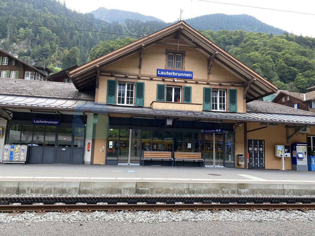 Lauterbrunnen Grindelwald gezinizde sıklıkla işiniz düşecek bir ana istasyon